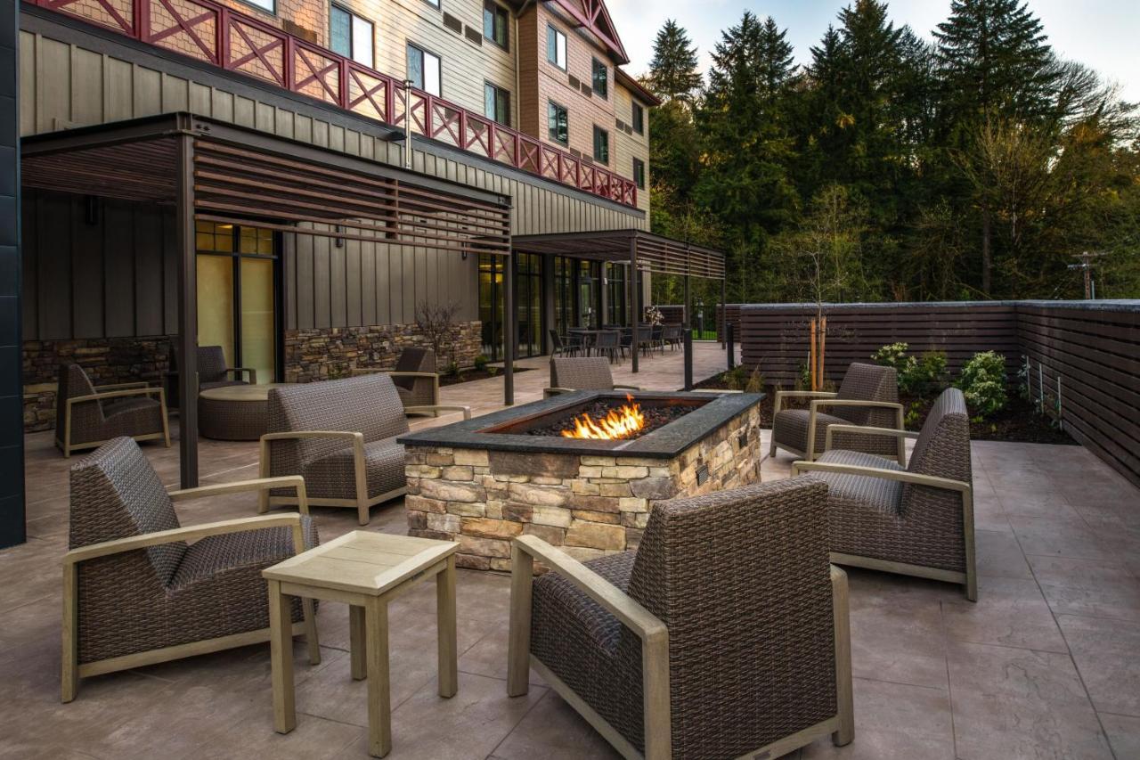 Отель Courtyard By Marriott Олимпия Экстерьер фото